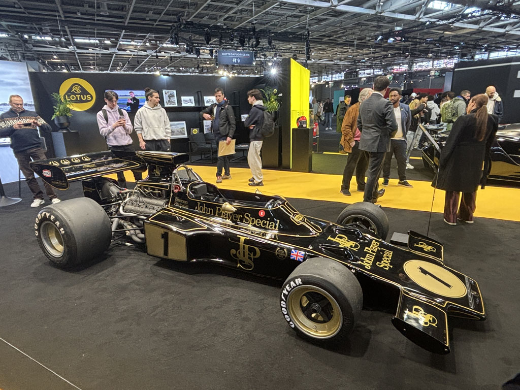 Lotus Lotus 72E