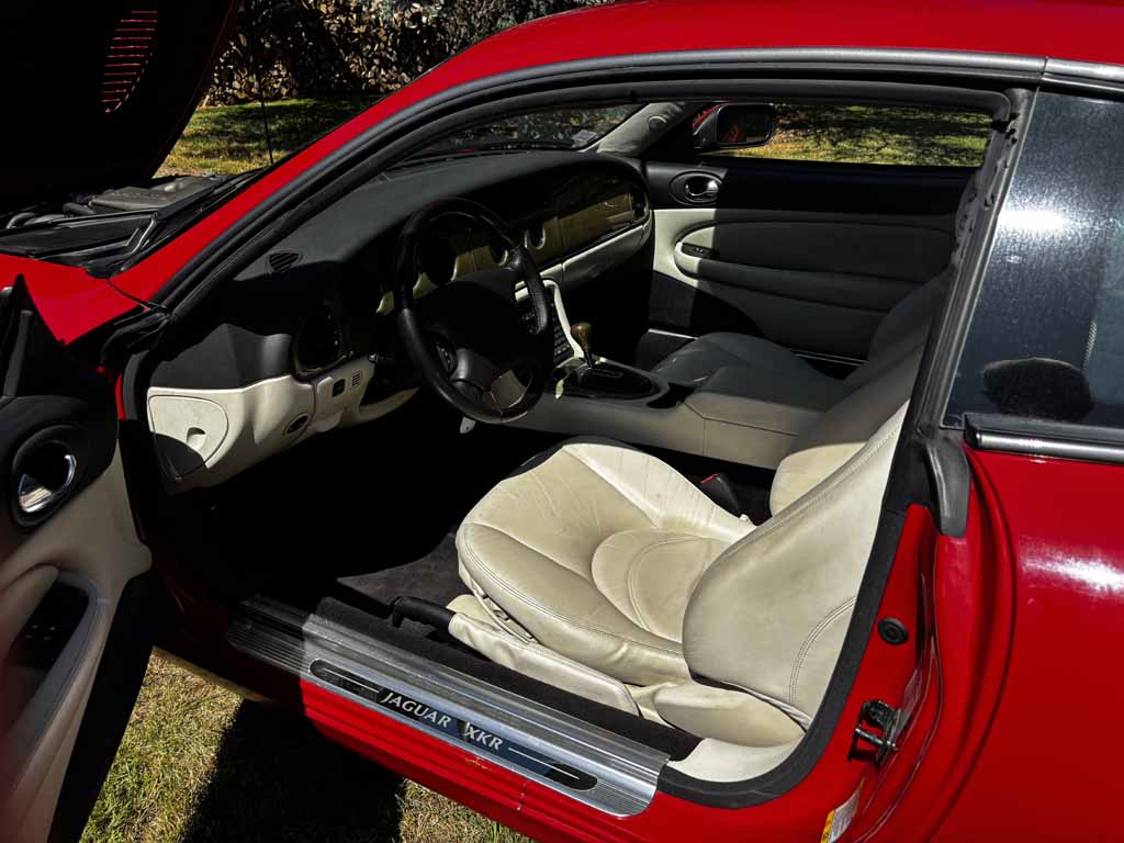 Jaguar XKR