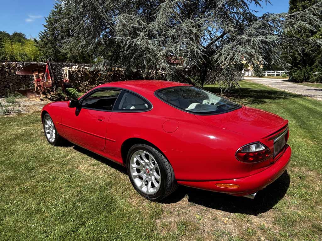 Jaguar XKR
