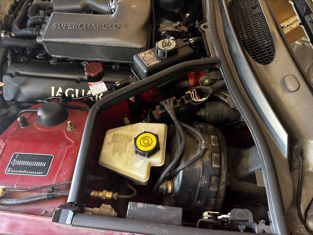 Jaguar XKR